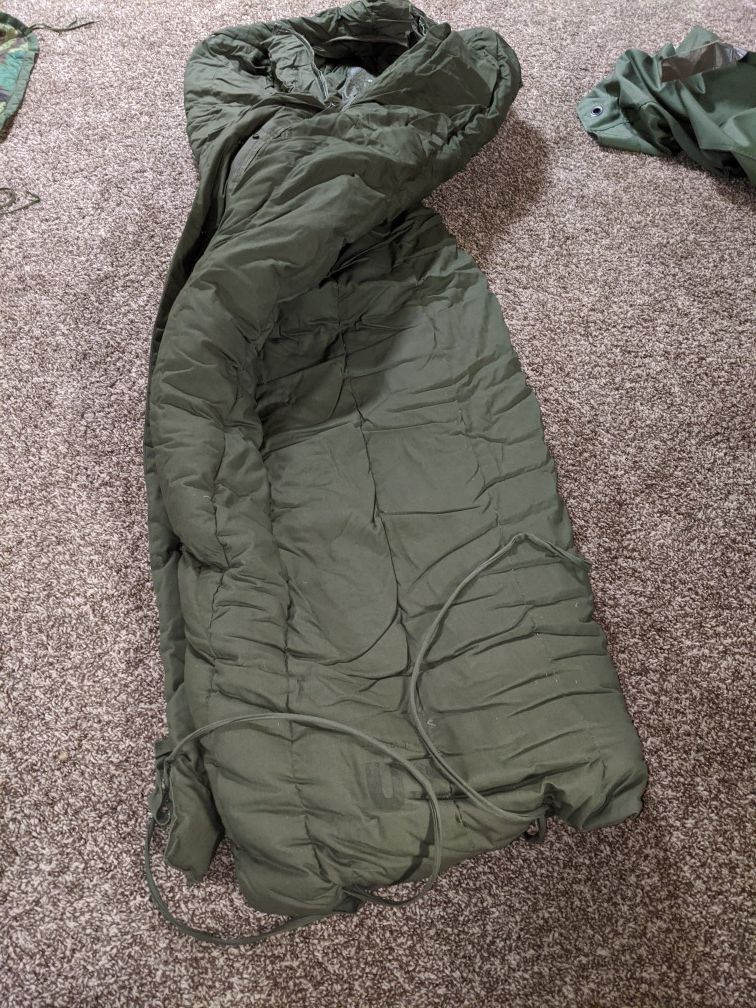 Army issue extreme cold weather sleeping bag