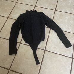 Woman’s Mock T-neck Bodysuit Size S By Blanc