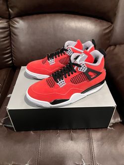 Nike Air Jordan 4 Retro Toro Bravo Size 9.5