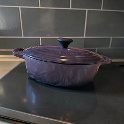 Authentic Le Creuset 27cm Purple Oval Dutch Oven – Excellent Condition