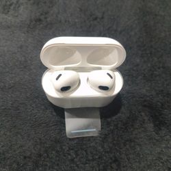 Apple AirPods with Lightning Charging Case (3rd Generation)