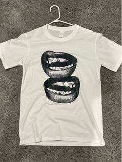 Y2K Lips Print Graphic Tee Black and white tshirt