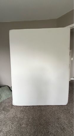 Memory foam queen mattress
