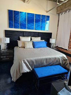 King bed/mattress/headboard/frame/bedding.