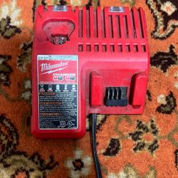 Milwaukee Battery Charger 