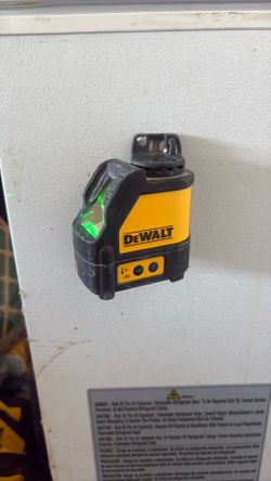 Dewalt Line & Dot laser