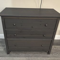Gorgeous IKEA Hemnes Gray 3 Drawer Dresser