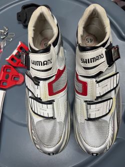 Shimano SH-R240 cycling shoes