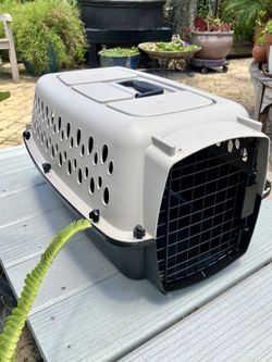 23” Vibrant Life Pet Kennel/Carrier: 23”L x 11.8”H, 15.2”W