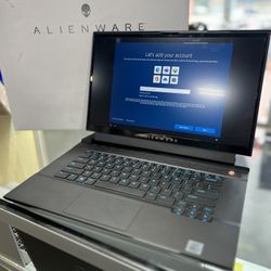 ALIENWARE P109F GAMING LAPTOP, INTEL i7 11TH GEN, 16GB RAM, 1TB SSD WITH OG BOX 