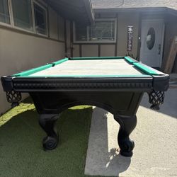 Pool table 8ft( free delivery & set up & new color felt of your choice )