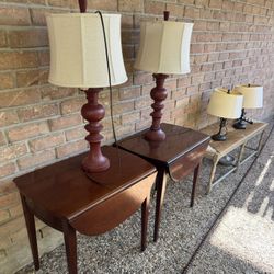 2 Beautiful Table Stands With Lamp $100  