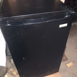 Magic chef fridge