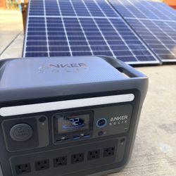 Anker C1000 Power Station With 2 Solar Panels 
