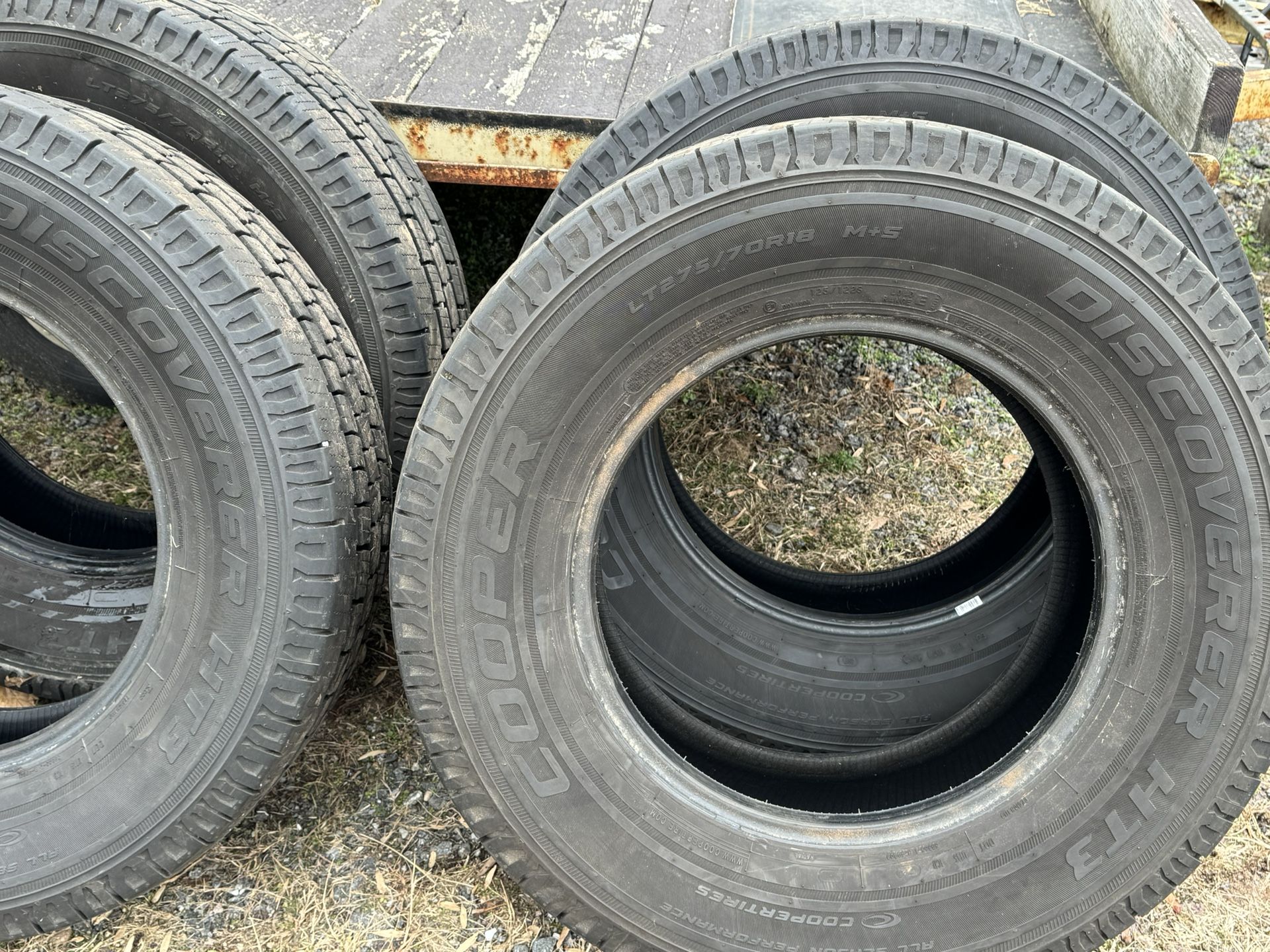 4 Cooper Discoverer HT3 Lt 275/70r18 $400.00