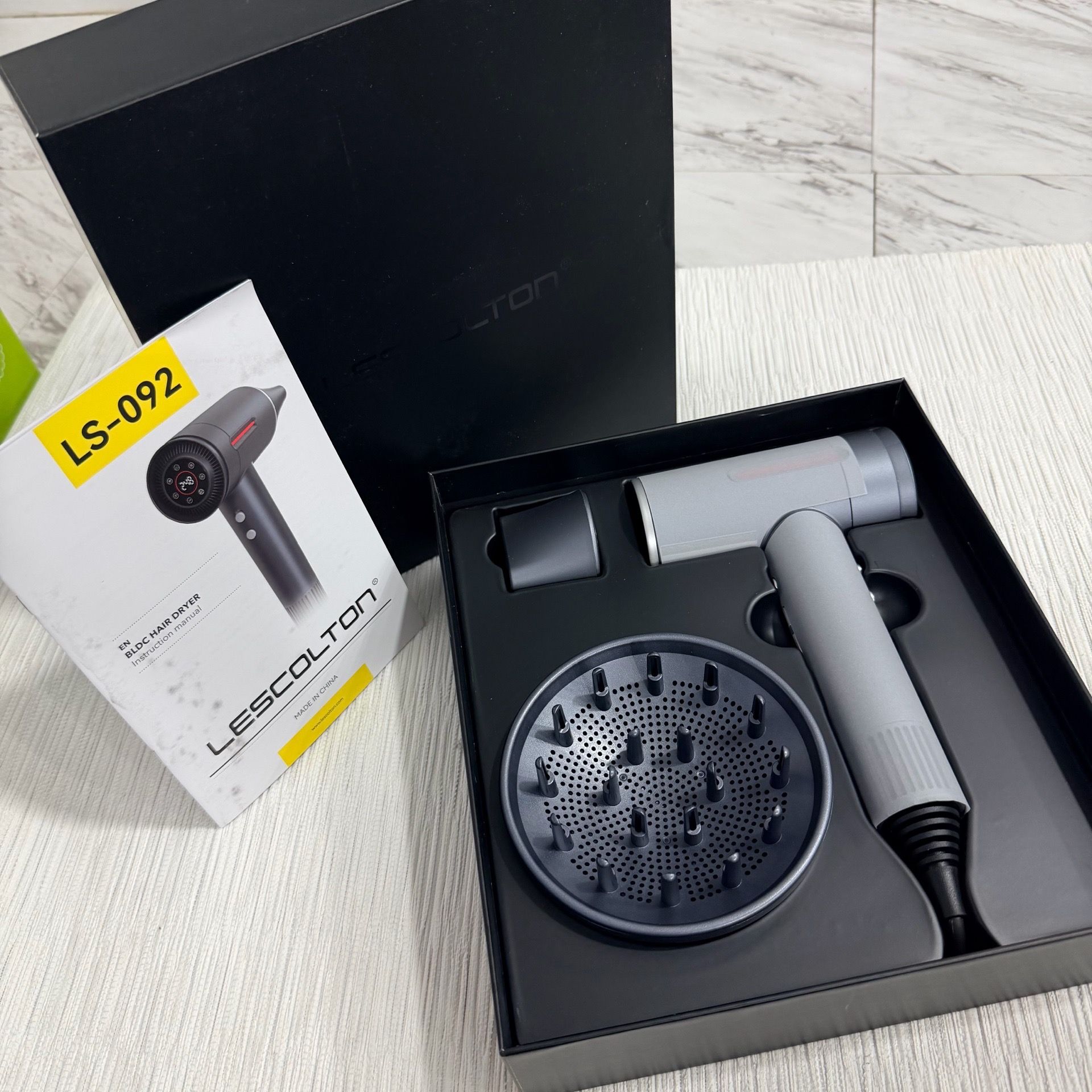 LESCOLTON LS-092 hair dryer