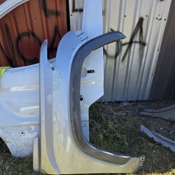 2022-2026 TOYOTA TUNDRA FENDER WITH FENDER FLARE PASSENGER SIDE 
