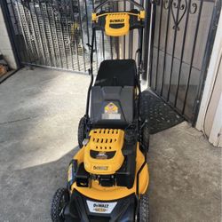 DEWALT 21 in. 196cc E-GOV Engine 3-in-1 Gas RWD Self-Propelled Lawn Mower with High Rear Wheels
