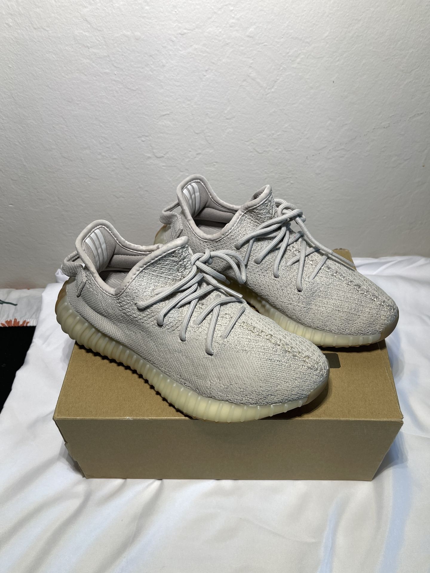 YEEZY 350 V2 Sesame