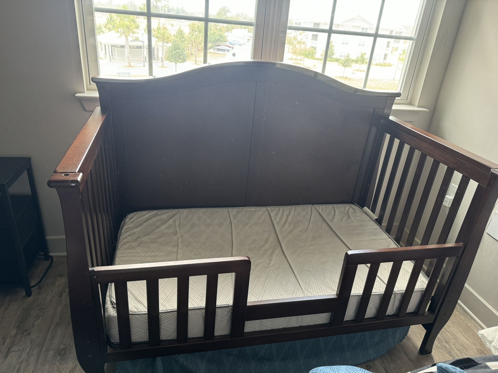 4-1 Baby Crib / Toddler Full Bed