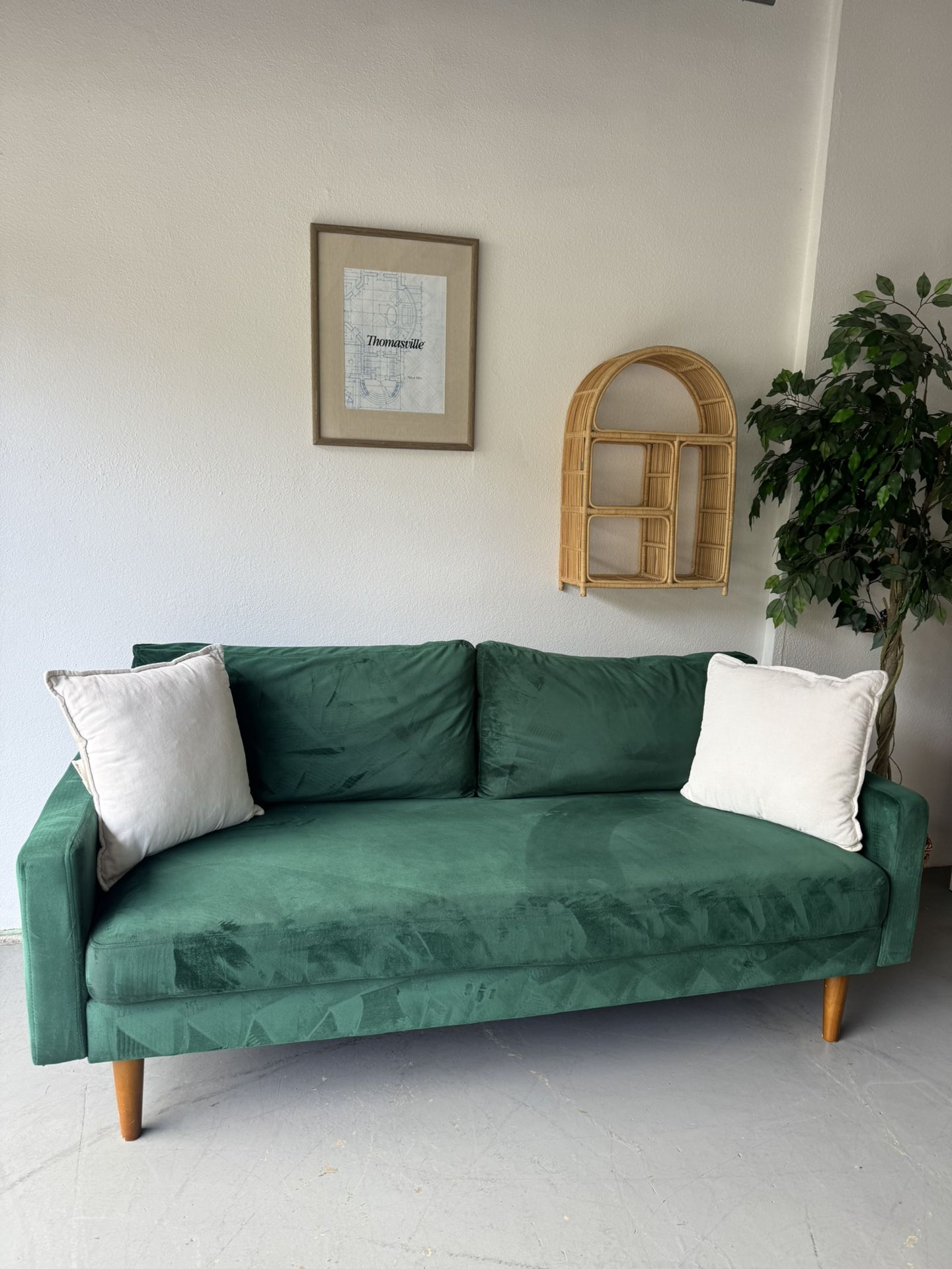 McM Style Sofa