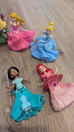 Snap Princesses, Genie Doll