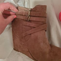 Womens size 10 wedge shoes Steven Madden