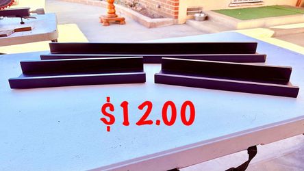 Floating shelves