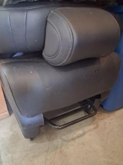Middle seat 2021 Kia Canival