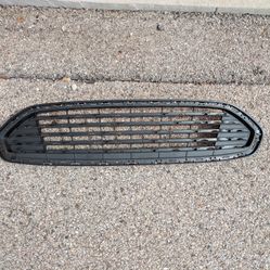 2013-2016 OEM Ford fusion front Grille without the chrome trim .