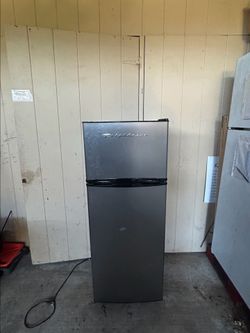 🧊 HISENSE REFRIGERATOR SALE 🧊
Freshness You Can Count On. Space You'll Love.
Upgrade your kitchen with a Hisense Refrigerator and enjoy:
✅ Spacious