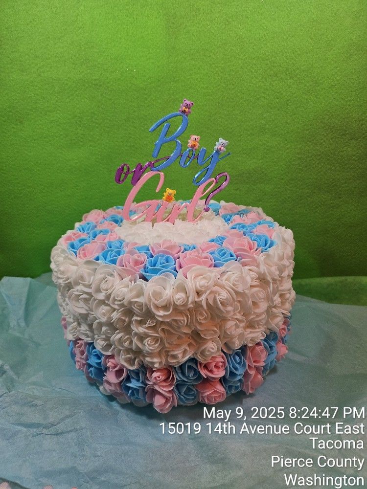 Gender Revealing Center Piece Cake Prop