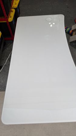 Electric standing desk