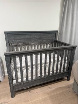 Pottery Barn Charlie Convertible crib