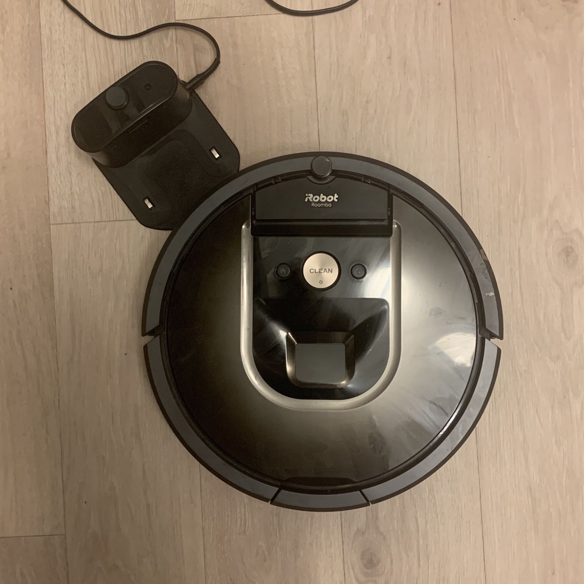 Roomba 980 With Charging Station