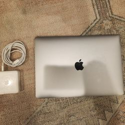 MacBook Pro 13-inch, 2017 FOR PARTS ONLY