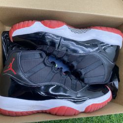 Jordan 11 “Playoff Bred” Size 9M