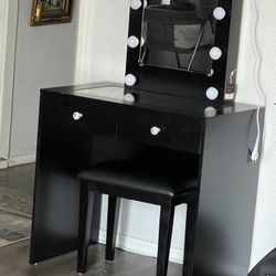 Vanity Like New 