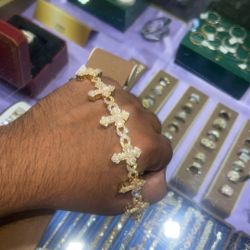 Vs Diamond Cross Bracelet Solid 10kt Gold 