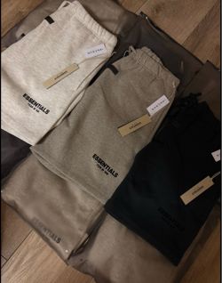 Essential shorts (20 EACH)