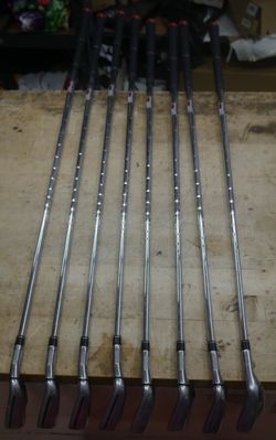 lot 8 Taylor Made mi6 Golf Clubs RH irons 4-9 & P & A wedge pre owned. tested. in a good working order.