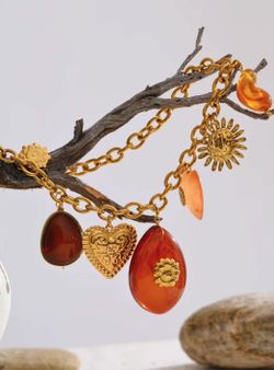 N122- New Red Resin Oval Heart Charms Necklace!