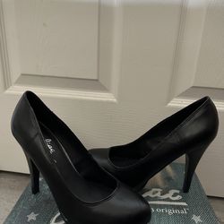 Women’s Black Heels