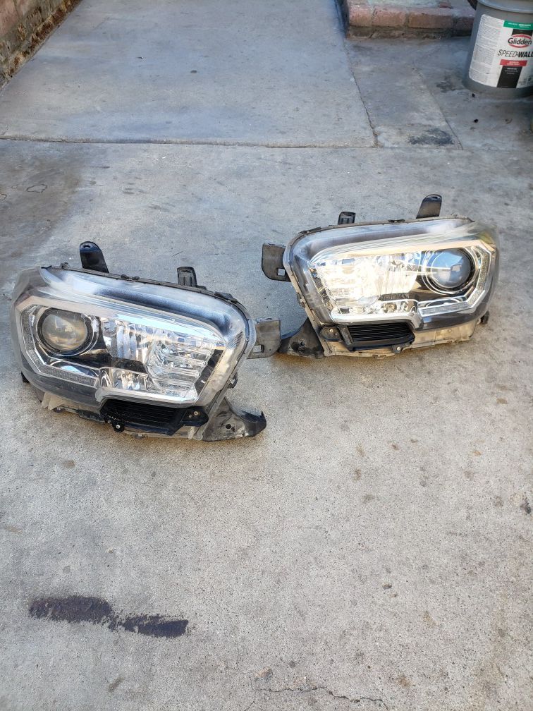 2016 Toyota Tacoma headlights (pair)