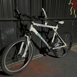 GT Aggressor 26” Mountain Bike