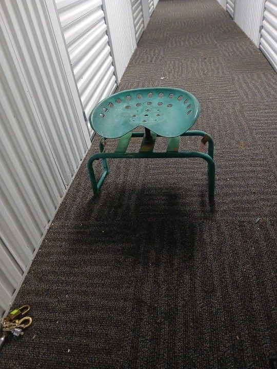 Tracktor Seat Swivle