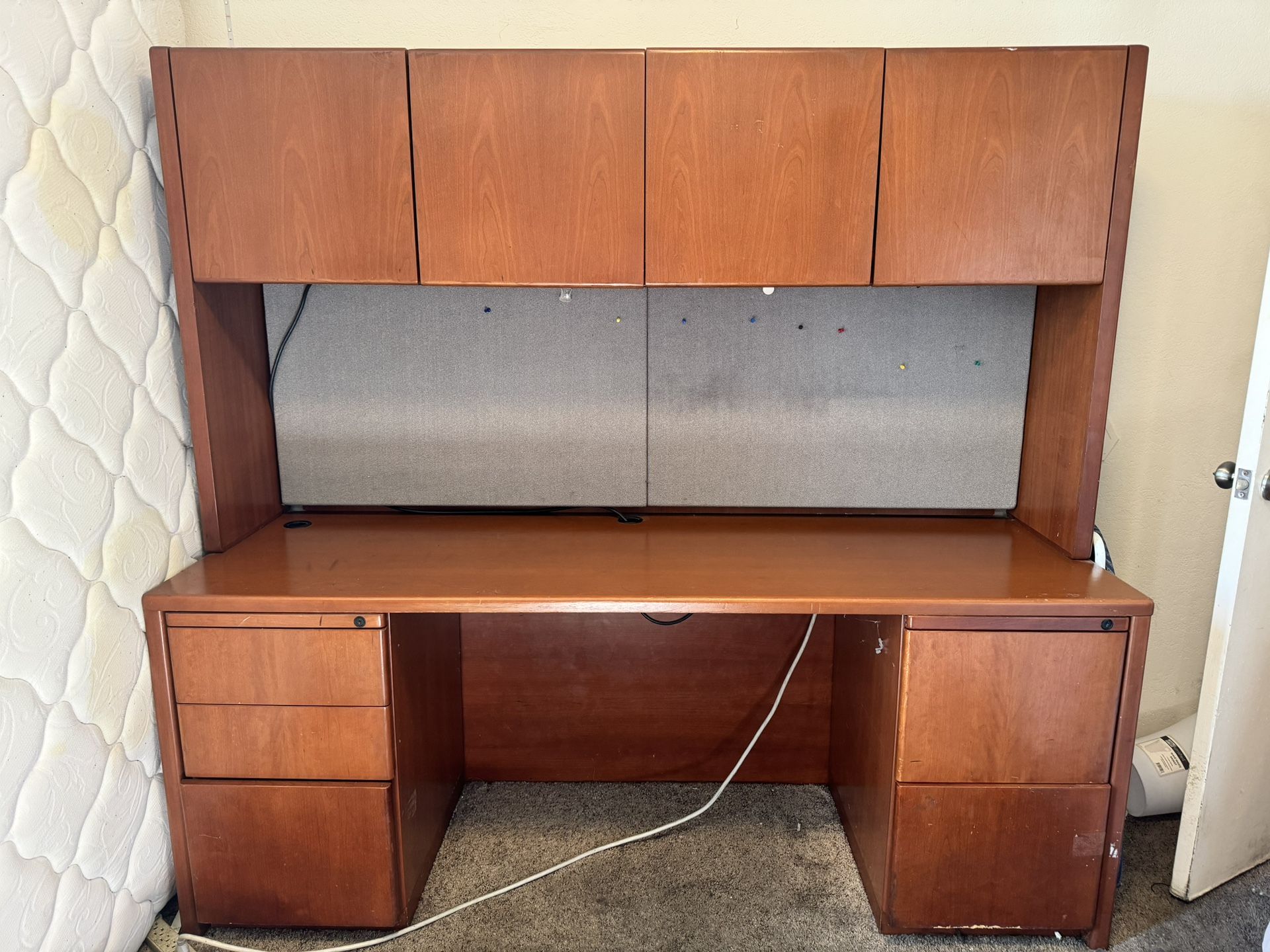 Office Desk with Hutch (Wood)
