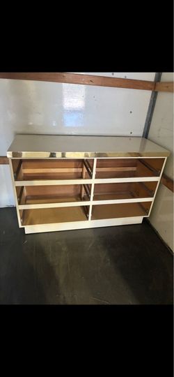 Dresser set
