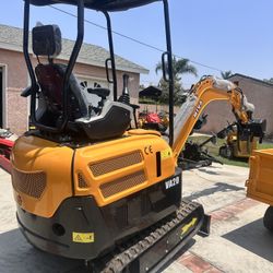 Mini Excavator Diésel Kubota 3 Cylinder 2.2 Ton Mini Excavator For Sale Located In Chino,Ca! Hablamos Español!