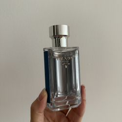 Prada Perfume (Eau De Toilette)